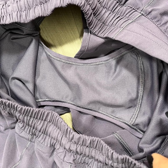 Lululemon Hotty Hot Short II 2.5" - Picture 5 of 8